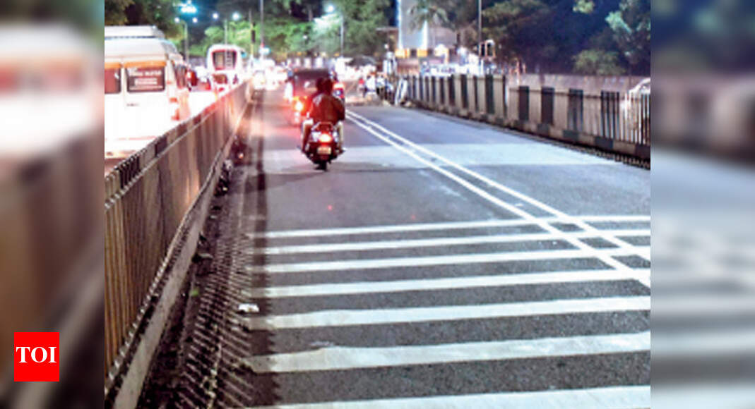 Biker killed after head-on crash with speeding tempo in Pune | Pune ...