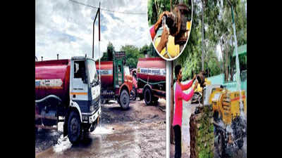 Maharashtra assembly poll issue: Spill from water tanker station in Hadapsar has flooded nearby road