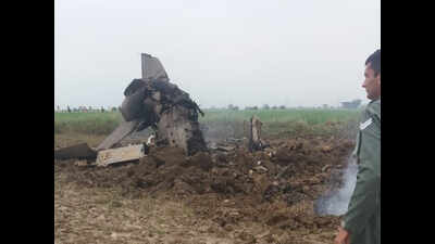 IAF MiG-21 trainer jet crashes in Gwalior, both pilots eject safely