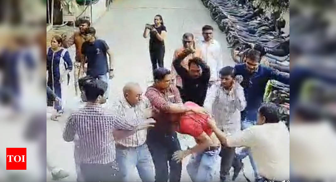 Surat: Parents, relatives thrash teacher who assaulted Class 12 student ...