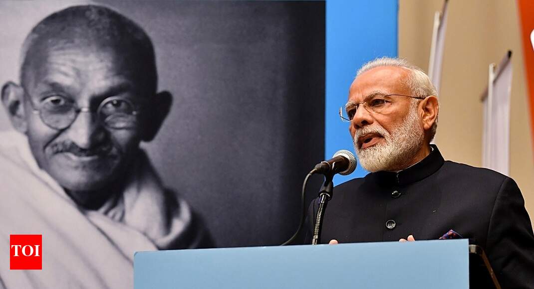 PM Modi steps lightly over Kashmir quagmire as Pak flounders in US