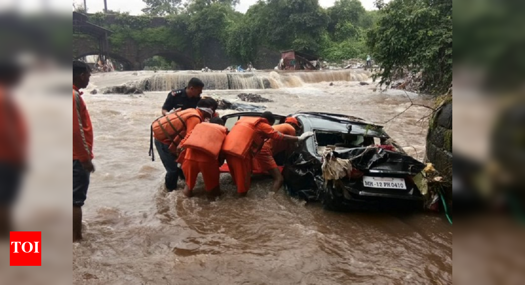 Pune rain: Heavy rain lashes Pune, 5 killed in wall collapse | Pune
