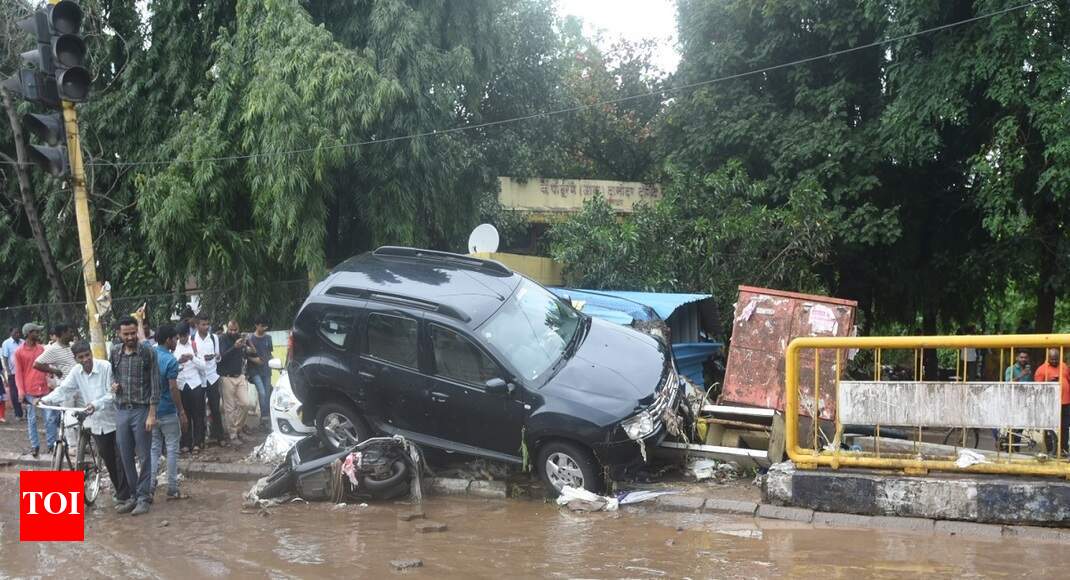 Rain fury kills 12 in Pune; 28,000 evacuated