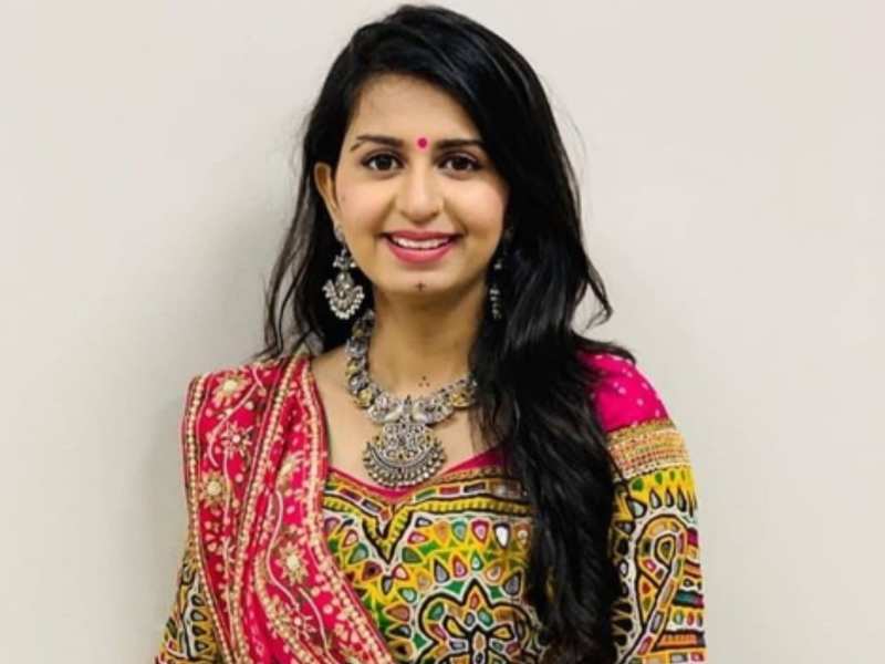 Kinjal Dave gets fans grooving to her new Garba song 'Navrat