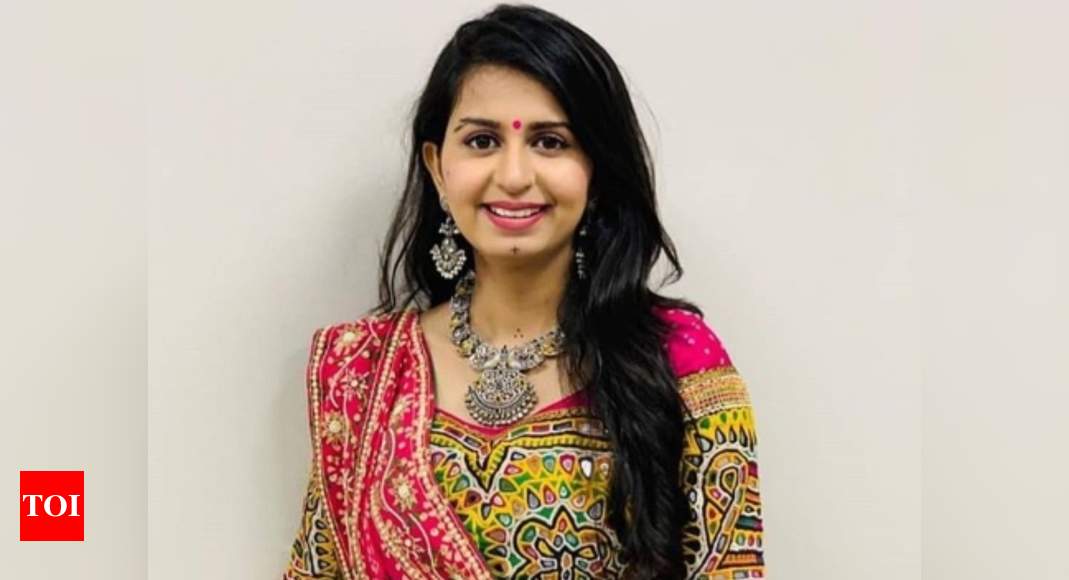 Kinjal Dave gets fans grooving to her new Garba song 'Navrat