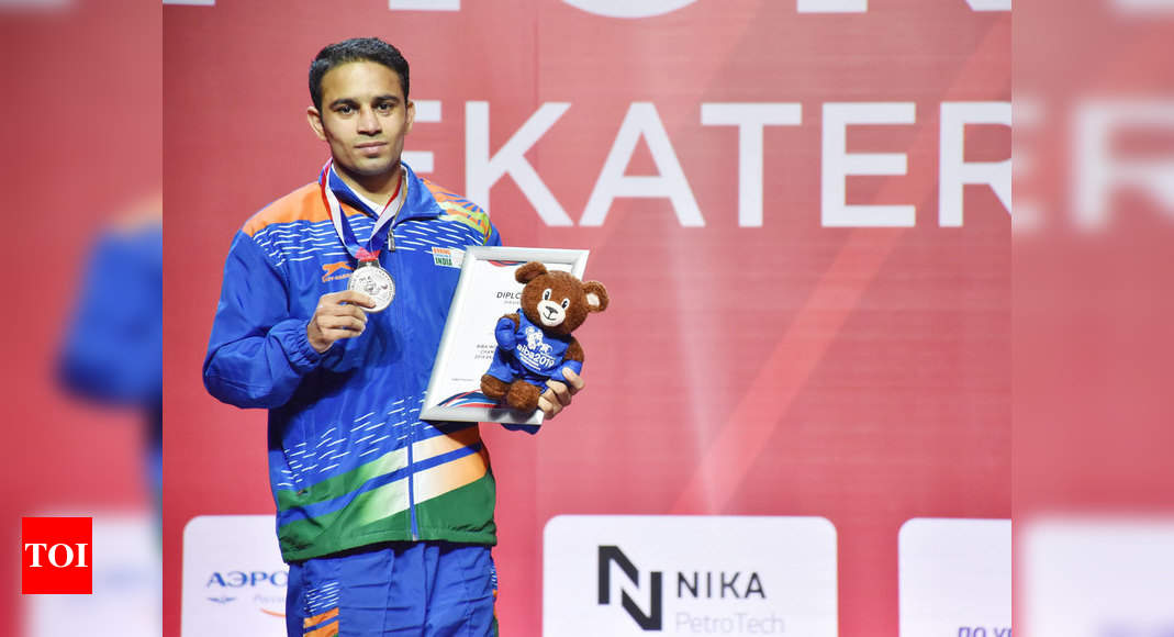 Amit Panghal clinches gold in flyweight boxing, wins his second CWG medal -  Hindustan Times