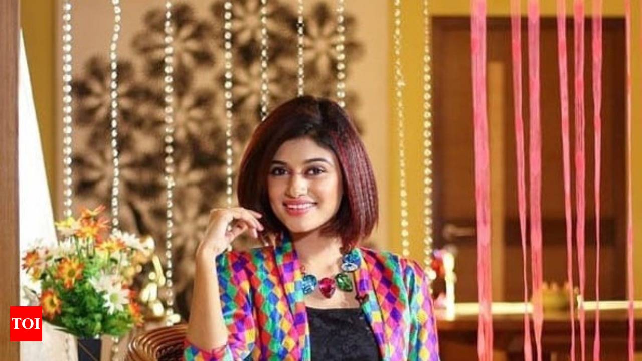 Bigg Boss Tamil fame actress Oviya leaves fans stunned with her new look;  see pics - Times of India