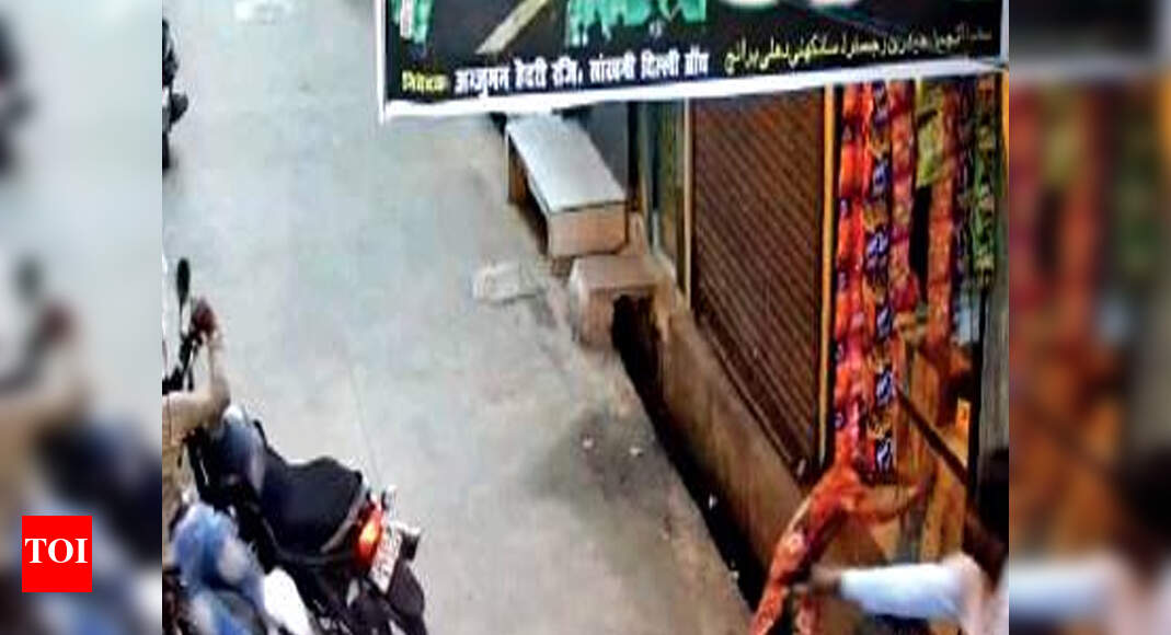 Four gunmen fire at shopowner in Delhi, flee | Delhi News - Times of India