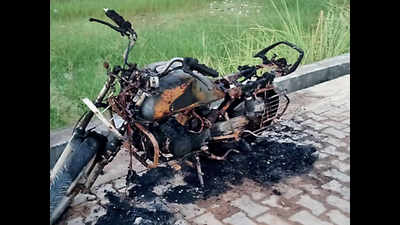 Two set a dozen vehicles on fire in Rohini for revenge