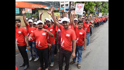 Mumbaikars participate in a backathon to increase awareness about heart diseases