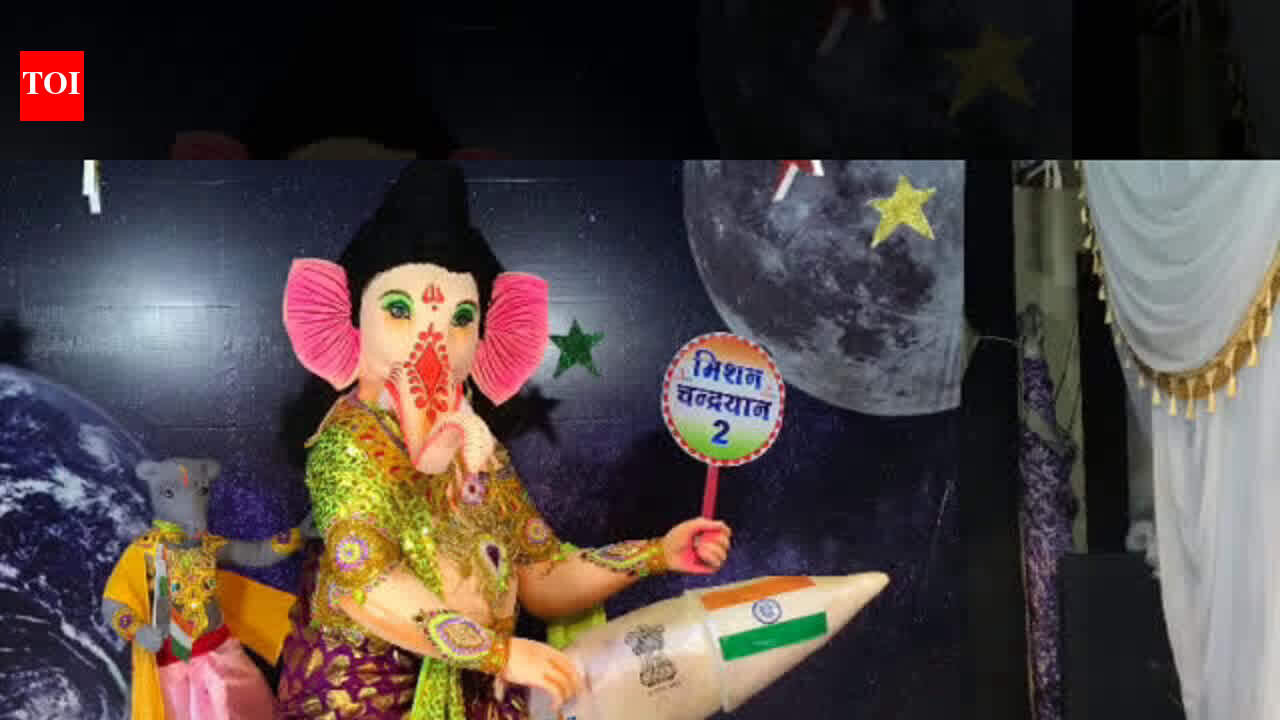 pandal: When Bappa came to Indore on Chandrayaan 2
