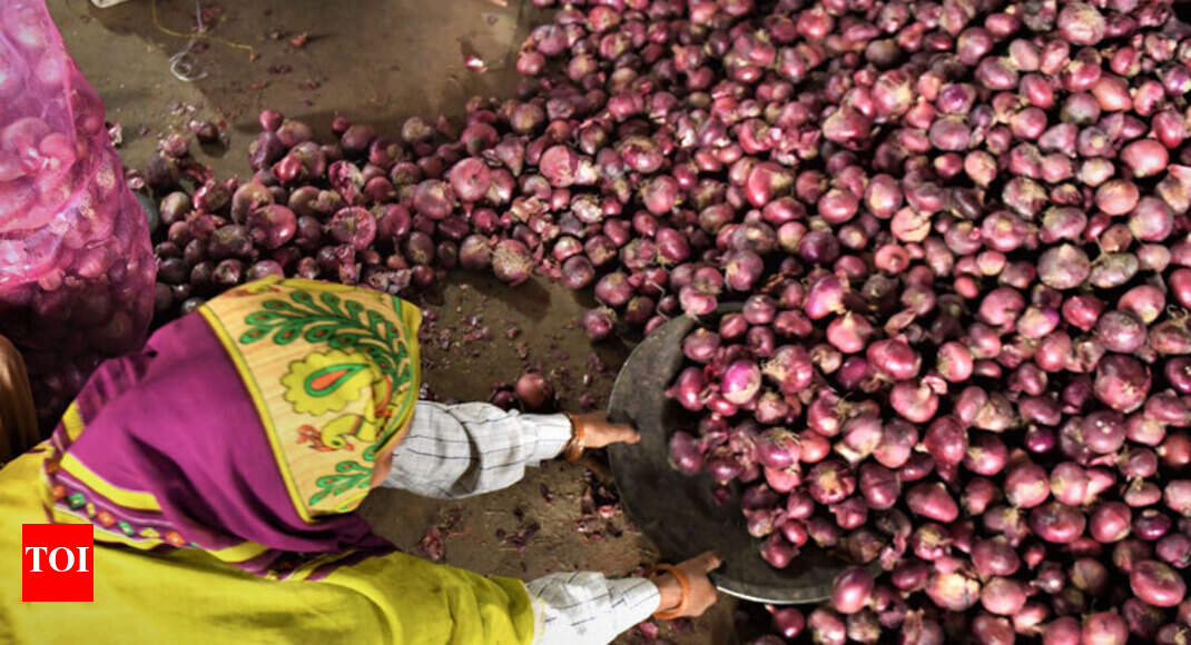 Centre bans export of onion, imposes stock limit