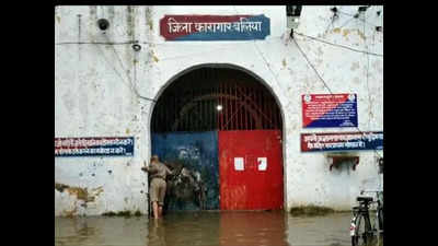 UP: Waterlogging in Ballia jail leads to shifting of prisoners to jails in other districts