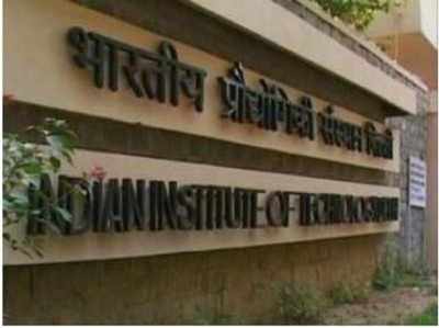 IITs propose to take more students who pay full fees to increase revenue