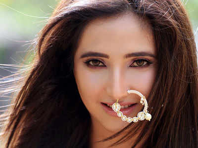 Kressy Singh: I am a big fan of Priyanka Chopra, she is a big inspiration