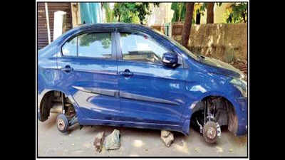 Thieves steal all four wheels of car in Chennai