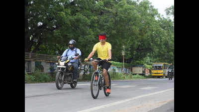 Blindfolded 19-year-old will cycle 26km to Gandhi Ashram