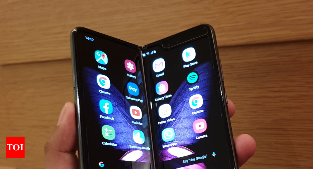 World’s first foldable smartphone, Samsung Galaxy Fold ...