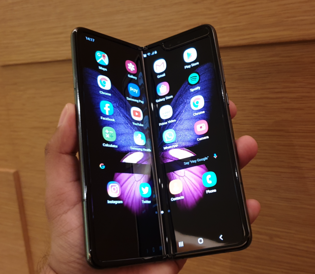 World's first foldable smartphone, Samsung Galaxy Fold ...