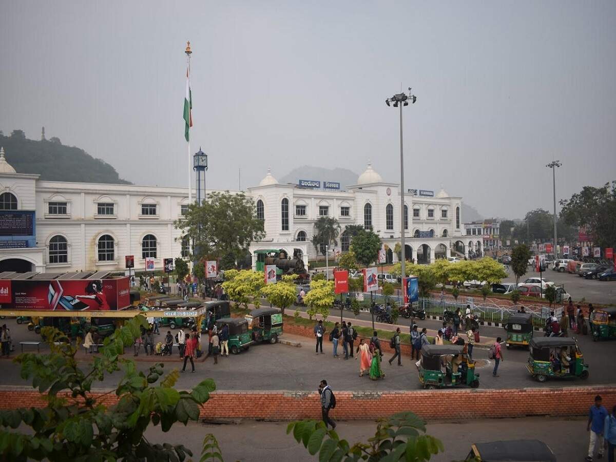 Vijayawada railway station slips to 7th in &#39;Station Cleanliness Survey 2019&#39; | Vijayawada News - Times of India