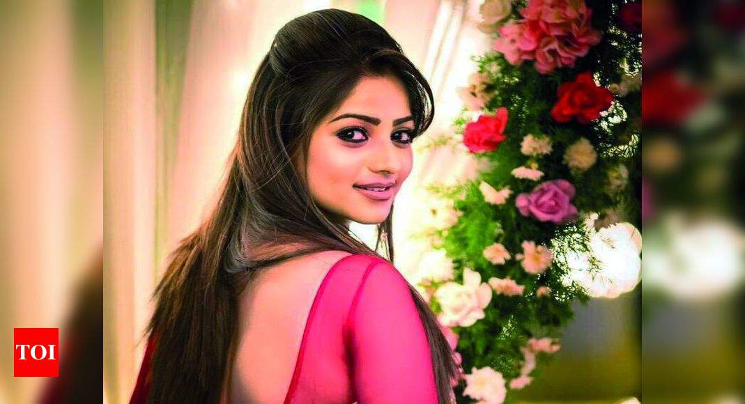 Rachita Ram takes a regal route in a purple Raw Mango silk saree! | Cute  white dress, Saree, Indian beauty saree