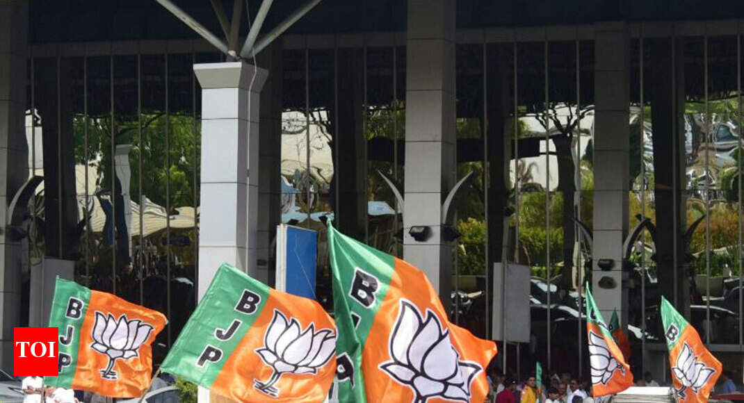 Maharashtra assembly elections: Rebels spark trouble in saffron camp