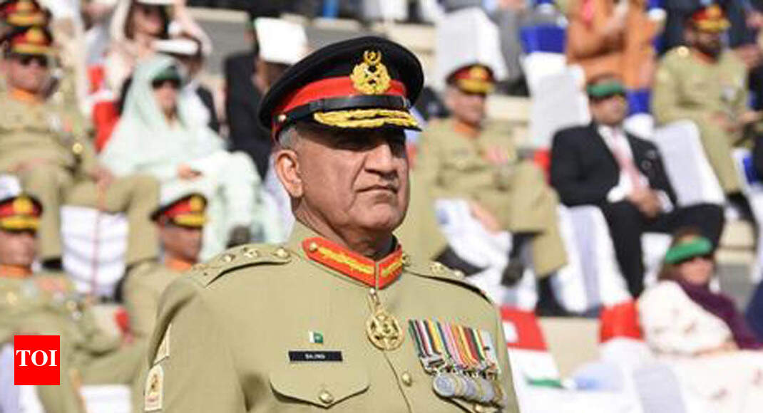 Pak army chief holds meetings to fix economy