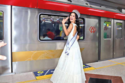 Miss Diva Universe 2019 Vartika Singh’s enjoyable ride in the Lucknow Metro