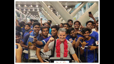 Fans give Chennaiyin FC a grand welcome