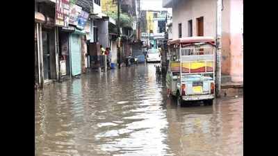 Allahabad: No help from civic bodies, low-lying localities left to deal with waterlogged homes