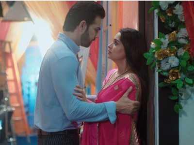 Kahaan Hum Kahaan Tum update, October 4: Rohit goes to meet Sonakshi, she  asks him to not leave her - Times of India