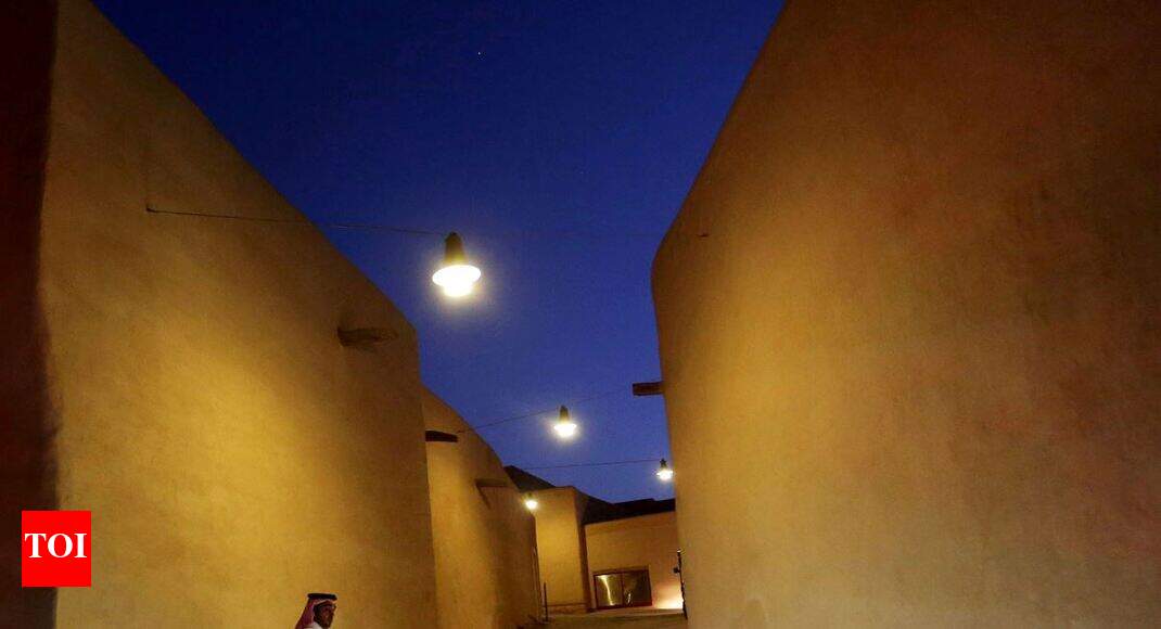 Saudi lets foreign men, women share hotel rooms