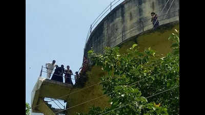 UP: High voltage drama unfolds as Hardoi family atop water tank in Kakori comes down after 27 hrs