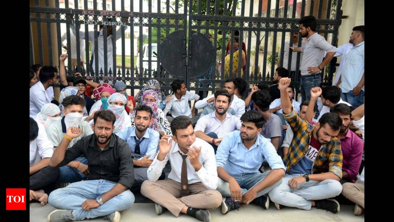 Uttarakhand Ayurvedic University students to continue protest