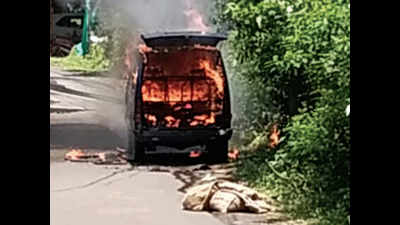 Van goes up in flames at Poinguinim