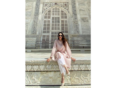 Karisma Kapoor visits the Taj Mahal with daughter Samiera and son Kiaan