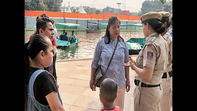 Delhi police to help women get familiar with safety apps