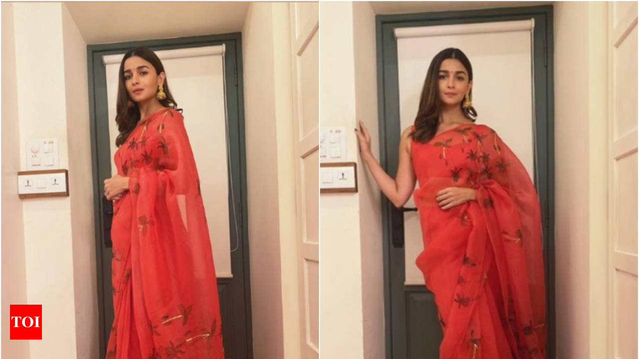 Alia Bhatt's stunning outfits while promoting films | Times of India