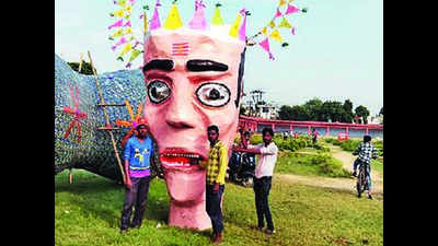 Aligarh: Religion no barrier in crafting Ravan, other effigies