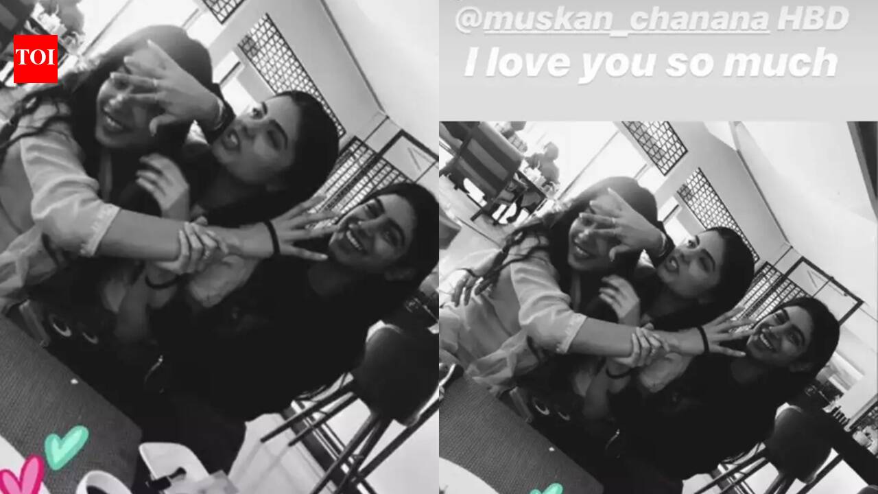 Janhvi Kapoor's latest picture with her bestie is BFF goals