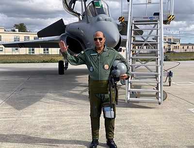 Very comfortable, smooth flight, says Rajnath Singh after Rafale sortie