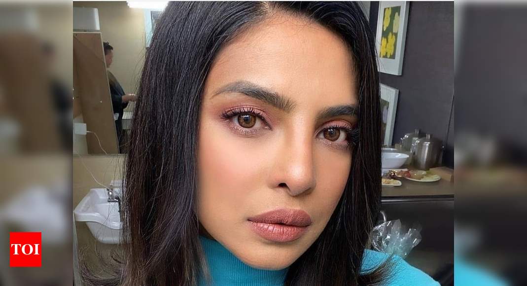 Priyanka Chopra Has Her Eye Make-up On Point In This Selfie! 