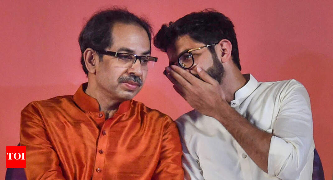 Maha: 26 Sena corporators, 300 workers resign