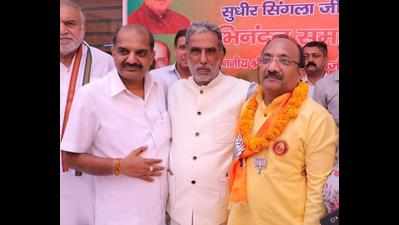 Umesh Aggarwal reconciles with BJP, shows support for Sudhir Singla