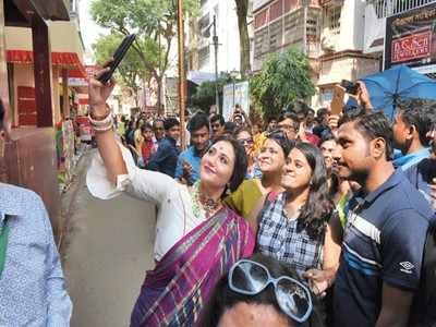When Swastika was swamped with fans at a Puja mandap