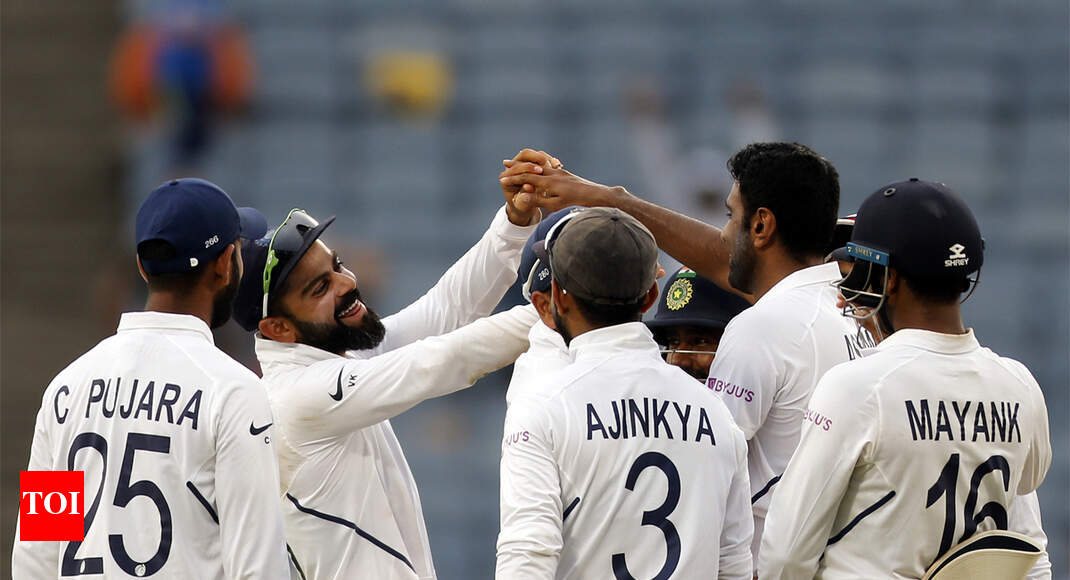 2nd Test: India take huge first innings lead v SA