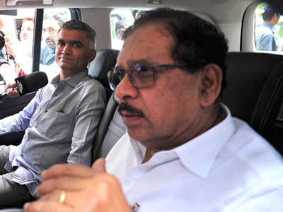 Former Karnataka deputy CM Parameshwara's aide found hanging, Congress cries foul