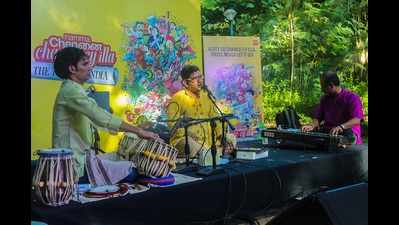 Music lovers grooved to Hip-hop and Carnatic music at Bougainvillea park at the Times of India Namma Chennai Chance-eyilla celebration