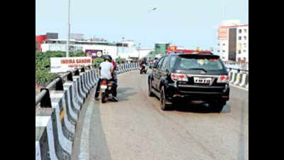 Lucknow: Faulty flyover design to blame?