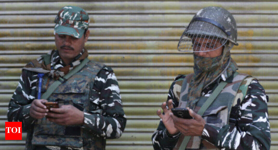 J&K: Hours after mobiles restored, SMS blocked